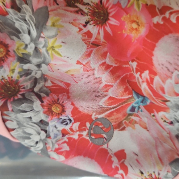 Lululemon Speed Shorts - Picture 3 of 10